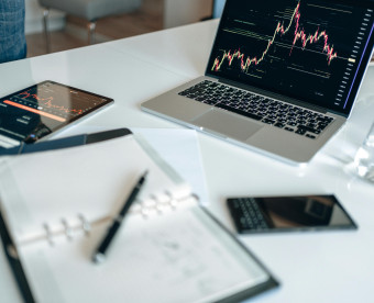 pexels alphatradezone 5831664